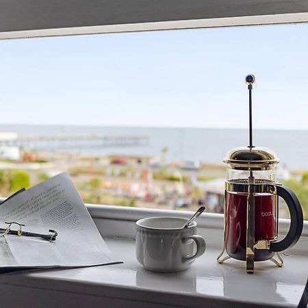 Modern 1 Bed Apartment, Sea Views, Free Parking, Wifi, Netflix Teignmouth Ngoại thất bức ảnh